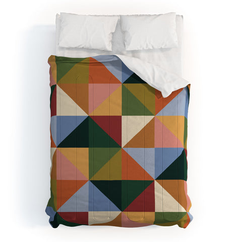 Gigi Rosado Warm triangles Comforter