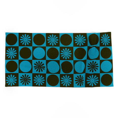 gnomeapple Retro Checkered Pattern Muted Beach Towel