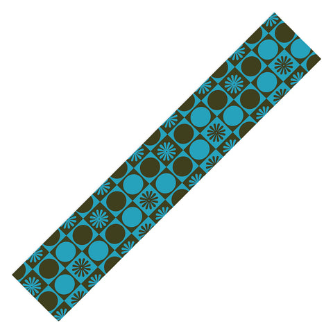gnomeapple Retro Checkered Pattern Muted Table Runner