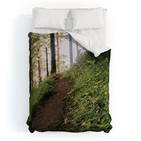 Hannah Kemp Dandelion Path Comforter