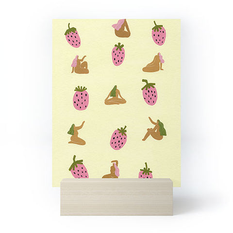 Helo Birdie Its a fraise Im going through Mini Art Print