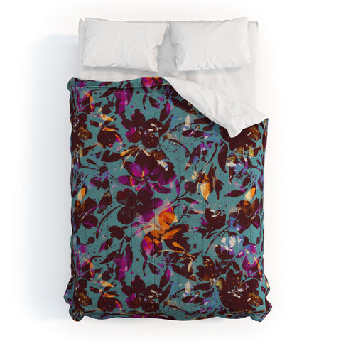 Marta Barragan Camarasa Bold Floral Expression Comforter