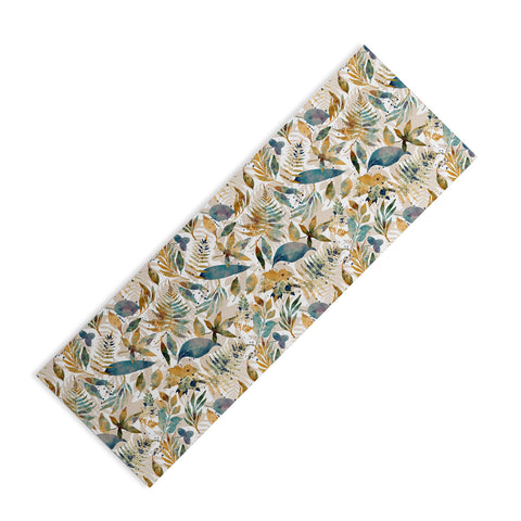 Marta Barragan Camarasa Botanical dream hues Yoga Mat