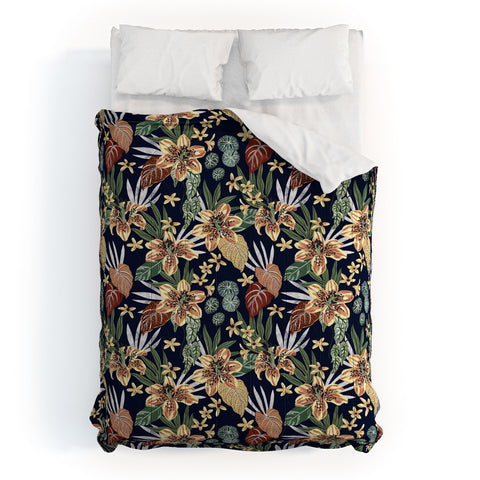 Marta Barragan Camarasa Dark nice floral jungle DP1 Comforter