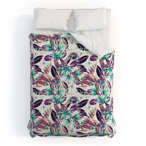 Marta Barragan Camarasa Exotic winter botany Duvet Cover