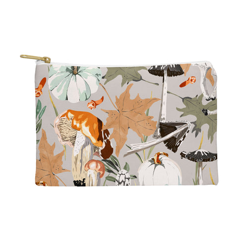 Marta Barragan Camarasa Giving way to autumn A Pouch