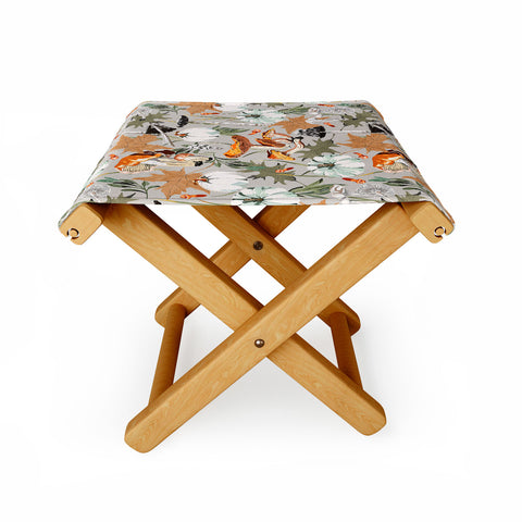 Marta Barragan Camarasa Giving way to autumn A Folding Stool