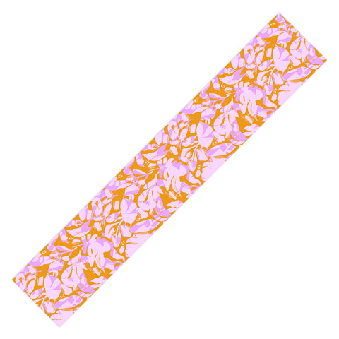 Marta Barragan Camarasa Modern nature plants SPM Table Runner