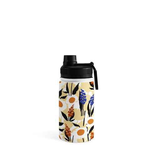 Marta Barragan Camarasa Simple blooming meadow 23C Water Bottle