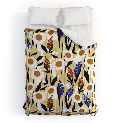 Marta Barragan Camarasa Simple blooming meadow 23C Comforter