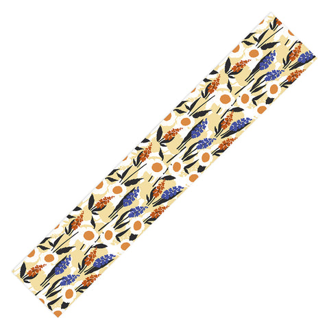 Marta Barragan Camarasa Simple blooming meadow 23C Table Runner
