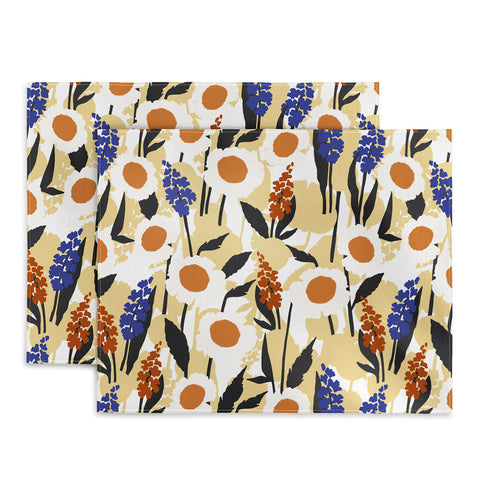 Marta Barragan Camarasa Simple blooming meadow 23C Placemat