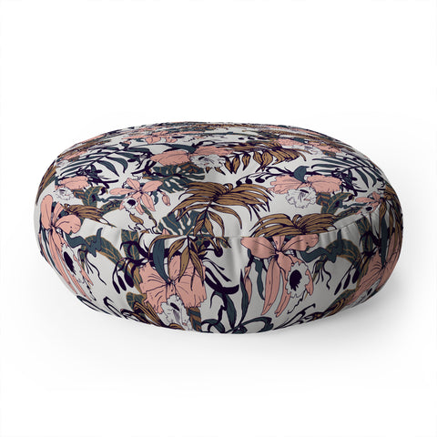 Marta Barragan Camarasa Winter in the jungle Floor Pillow Round