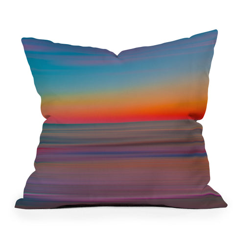 Matias Alonso Revelli un domingo Throw Pillow
