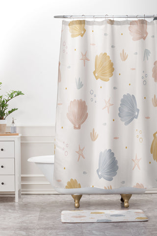 Menina Lisboa Shells and Starfish Shower Curtain And Mat
