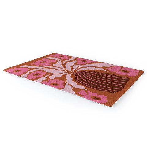 Miho Midcentury blooming pot Area Rug