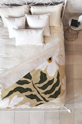 Miho White daisy I Fleece Throw Blanket