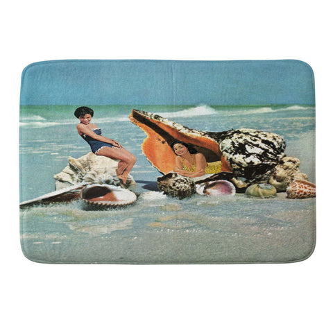 MsGonzalez Greetings from Seashells Memory Foam Bath Mat