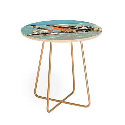 MsGonzalez Greetings from Seashells Round Side Table
