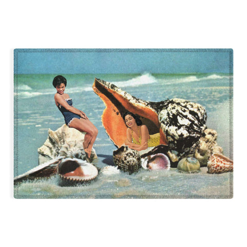 MsGonzalez Greetings from Seashells Outdoor Rug