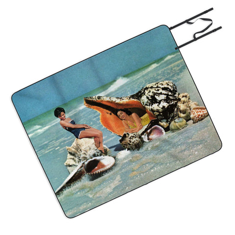 MsGonzalez Greetings from Seashells Picnic Blanket