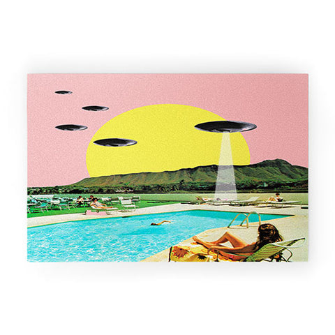 MsGonzalez Invasion on vacation UFO Welcome Mat