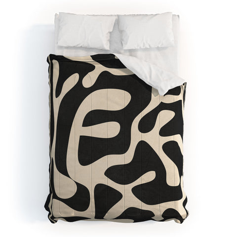 Nadja Minimalist Abstract Leaves 1 Comforter