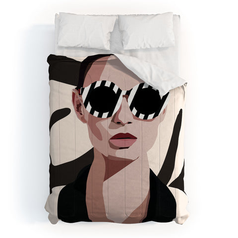 Nadja The Face of Fashion 7 Comforter