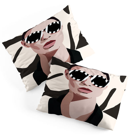 Nadja The Face of Fashion 7 Pillow Shams