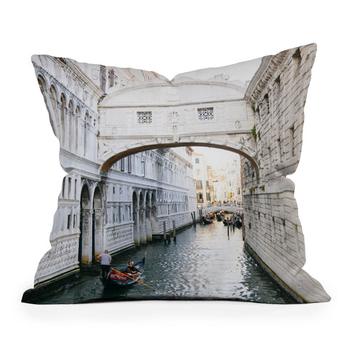 Romana Lilic  / LA76 Photography Venice Canals Throw Pillow