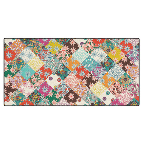 Sharon Turner sarilmak patchwork Desk Mat