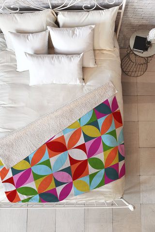 Showmemars Colorful Retro Pattern Fleece Throw Blanket