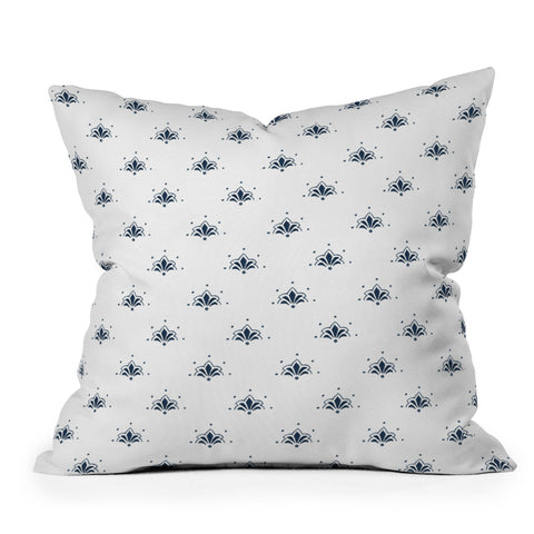 Social Proper Bla Blomst Outdoor Throw Pillow
