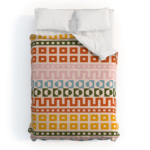 ThirtyOne Illustrations Granny Square Retro Comforter