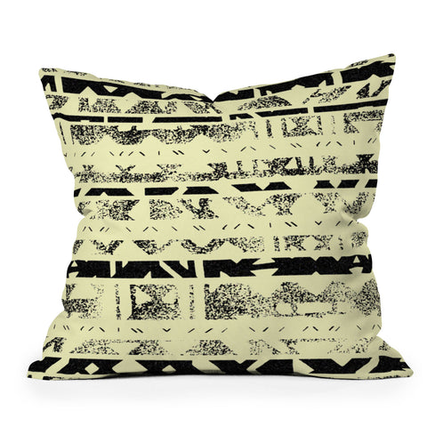 Triangle Footprint Lindiv1 Outdoor Throw Pillow