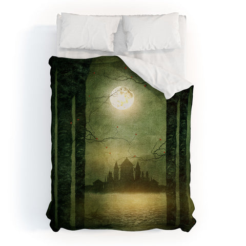 Viviana Gonzalez The moon is singing Duvet Cover