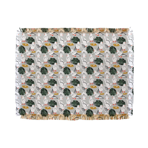 83 Oranges White Pigeons Throw Blanket
