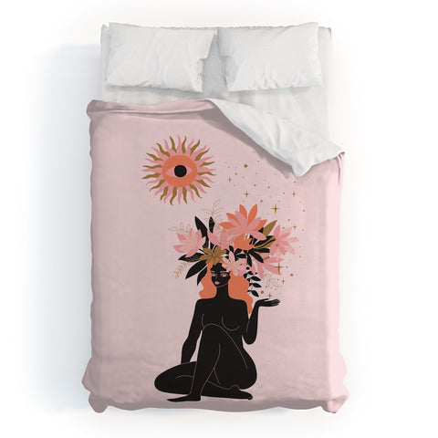 Anneamanda blooming in sun Duvet Cover