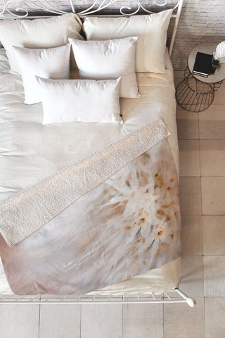 Bird Wanna Whistle Close Up Fleece Throw Blanket