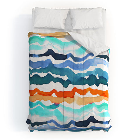 CayenaBlanca Beach Waves Comforter