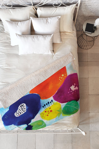 CayenaBlanca Big Flowers Fleece Throw Blanket