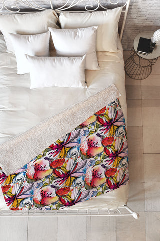 CayenaBlanca Pattern Flowers Fleece Throw Blanket