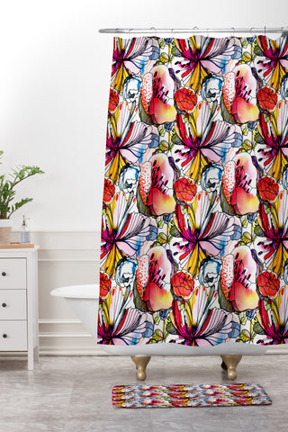 CayenaBlanca Pattern Flowers Shower Curtain And Mat