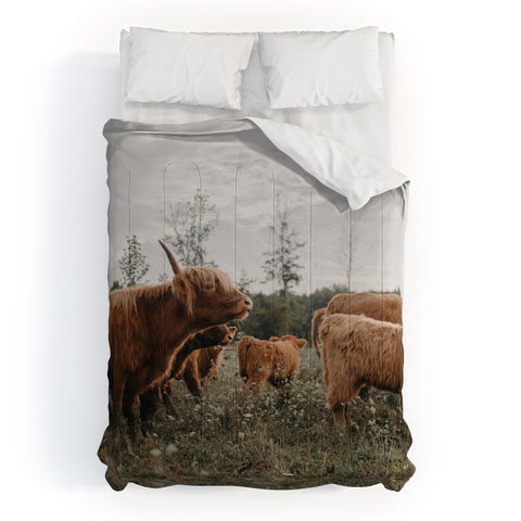 Chelsea Victoria Highland Cows In The Meadow Comforter