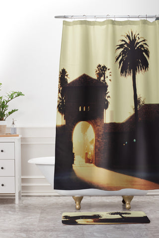 Chelsea Victoria Hotel California Shower Curtain And Mat