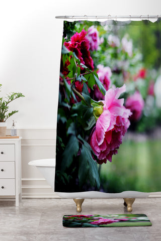 Chelsea Victoria Rise And Fall Shower Curtain And Mat