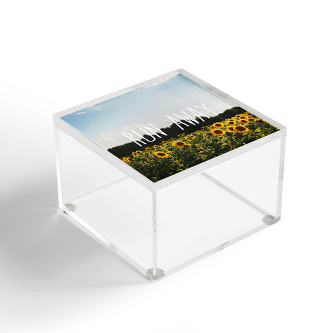 Chelsea Victoria Run Away Acrylic Box