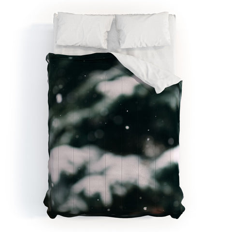 Chelsea Victoria Winter Abstract Comforter