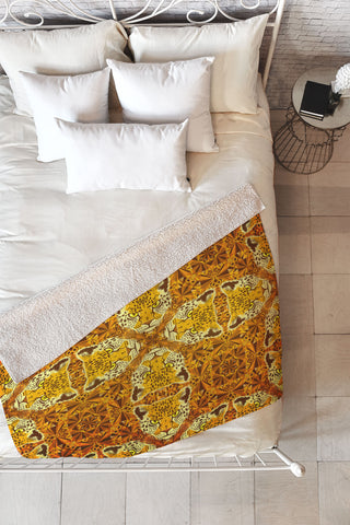 Chobopop Golden Panther Pattern Fleece Throw Blanket