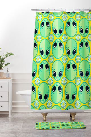 Chobopop Sad Alien And Daisy Pattern Shower Curtain And Mat